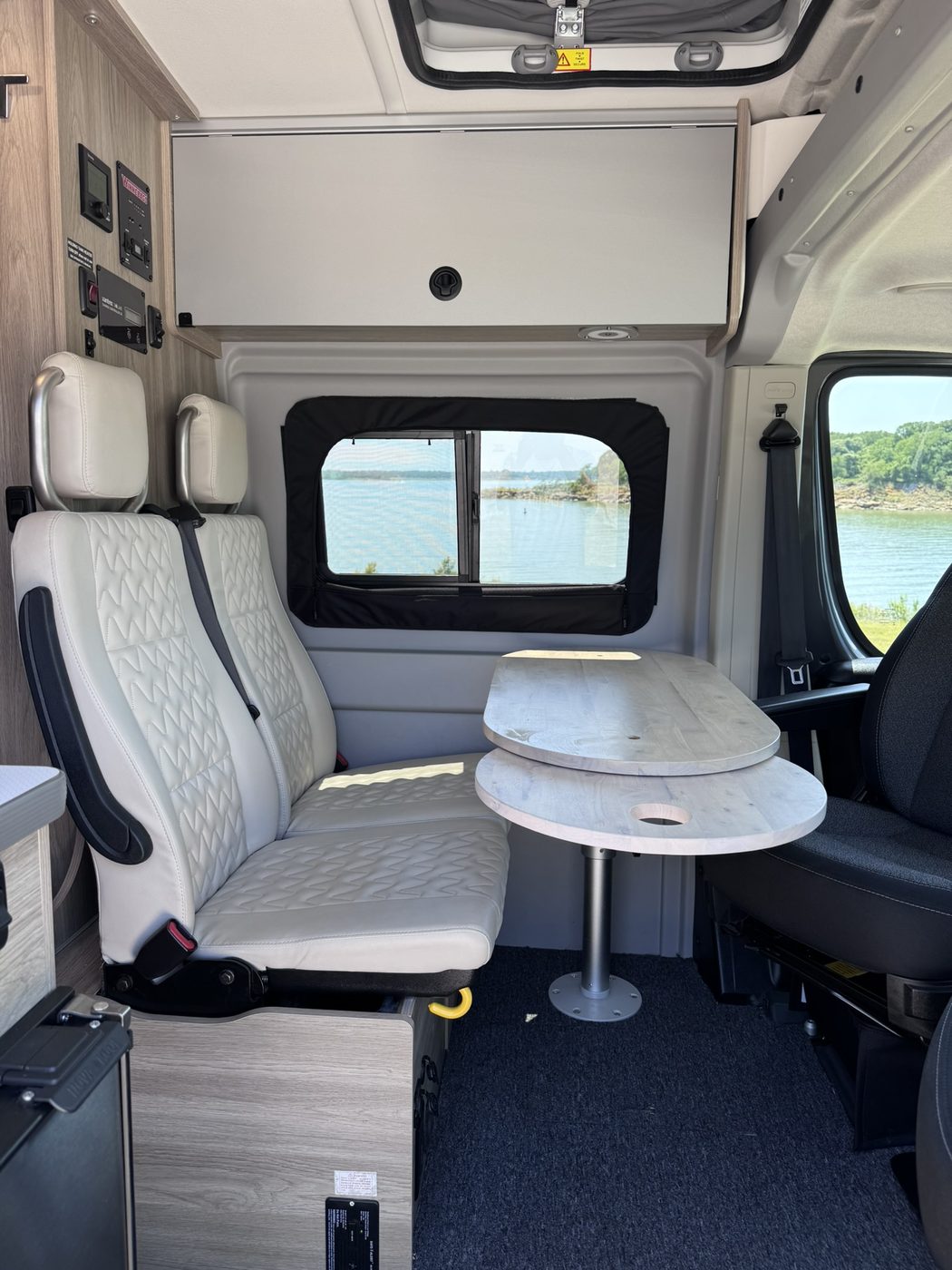 Dinette with upgraded table