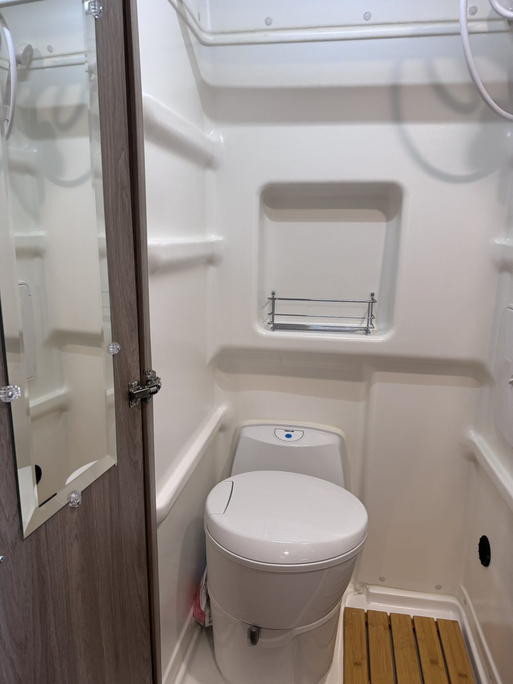 Wet bath and toilet